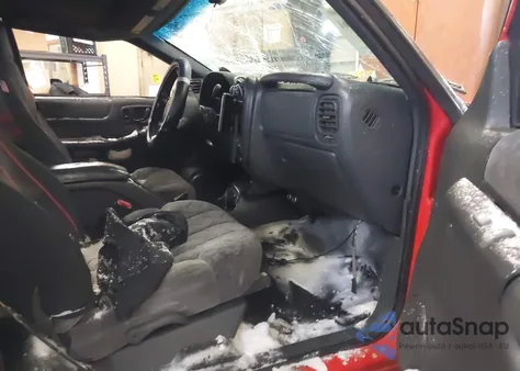 2000 GMC Sonoma Sls z USA, uszkodzony, nr VIN 1GTCT19W3Y8300548